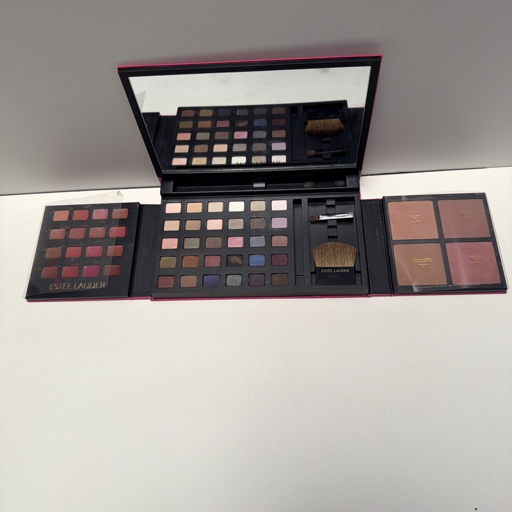 Estée Lauder Makeup Palette Gift Box 16 Lip 30 Shadow 4 Blush -Box Has Wear‎